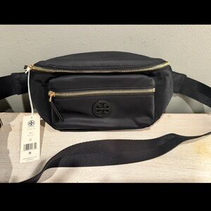 New✨ authentic tory burch black nylon belt bag